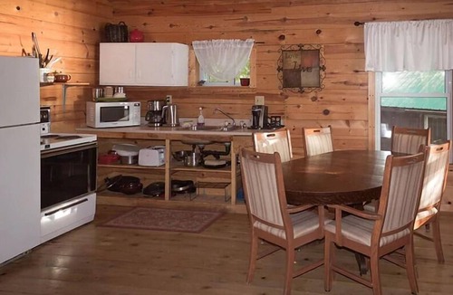 Eau Claire Cottage | Mattawa River Resort