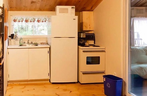 Eau Claire Cottage | Mattawa River Resort