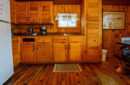 Eau Claire Cottage | Mattawa River Resort
