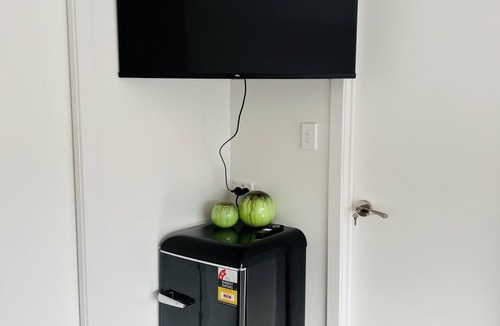 Henderson Apartment | Matuhi Deluxe studio with kitchenette