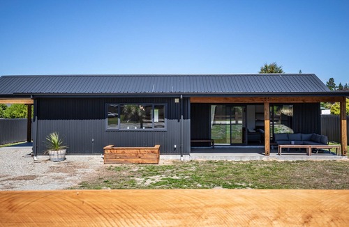 Lake Hawea House | Maude Views