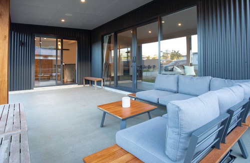 Lake Hawea House | Maude Views