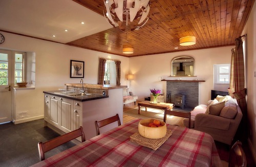 Gorebridge Cottage | Mauldslie Hill Cottage