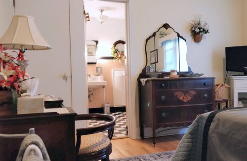 Mount Pocono Bed & Breakfast | Maurrocks Bed & Breakfast