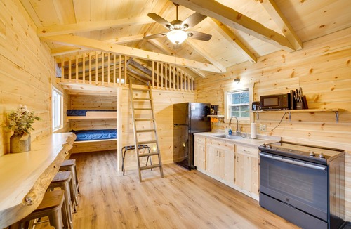 Mauston Apartment | Mauston Studio Cabin ~ 15 Mi to Wisconsin Dells!
