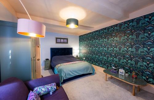 Upton upon Severn House | Maverick Rooms