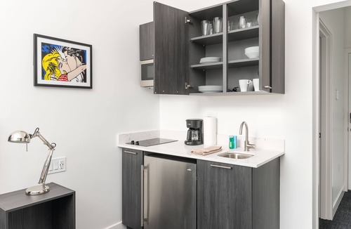 Fenway–Kenmore Apartment | Maverick Suites at 28 Fenway