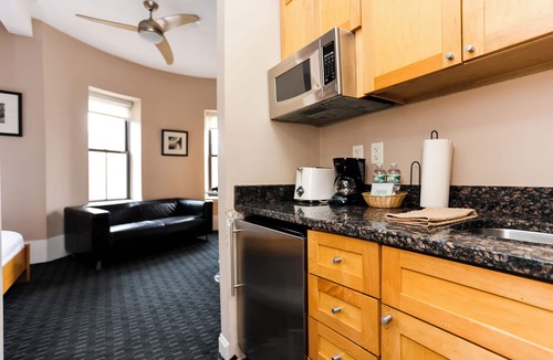 Columbus Apartment | Maverick Suites at 400 Columbus Ave