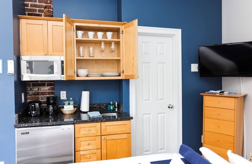 Columbus Apartment | Maverick Suites at 400 Columbus Ave