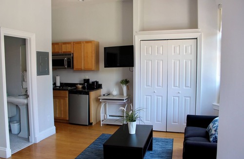 Columbus Apartment | Maverick Suites at 402 Columbus Ave