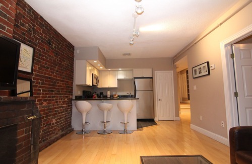 Columbus Apartment | Maverick Suites at 402 Columbus Ave