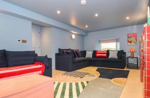 St. Agnes Apartment | Mavericks Wave