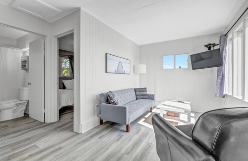 Mavillette Hotel | Mavillette Beach Lodge and RV Park