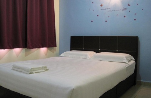 Parit Raja Hotel | Max Inn Hotel