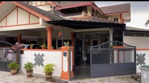 Taman Jati House | max villa