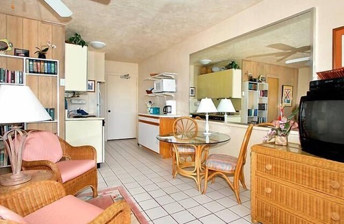 Poipu Condo | maximize your tropical enjoyment with this ocean-view studio.