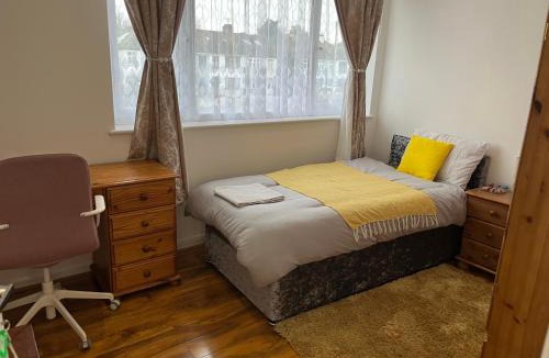 Westcliff-on-Sea House | Maxismile Haven