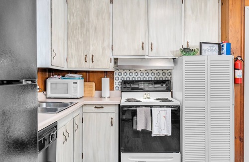 Starkville House | Maxwell 104 Cotton District, Parking, Pet-Friendly