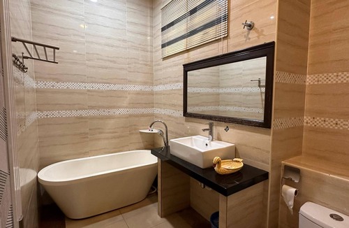 Jambu Hotel | MAXWELL INN LUXURY HOTEL