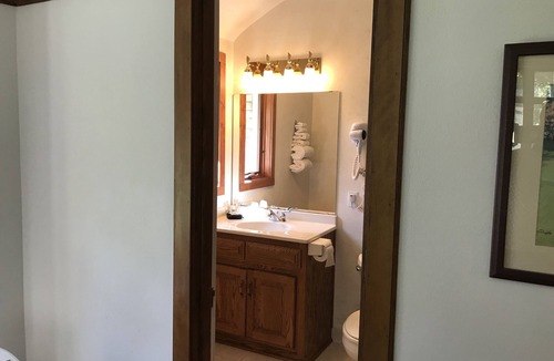 Baileys Harbor Cabin | Maxwelton Braes Lodge and Golf Course