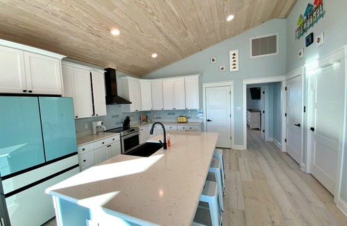Southpointe House | May 15 - 17 Open for a Weekend Escape! Private Pool & Pet Friendly!