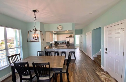 Morgantown House | May 15 - 19 Open! Adorable w/Views! Pools!