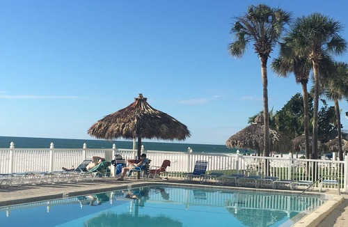 Redington Shores Condo | May 30-June 6 discount AVAILABLE! BEACHFRONT CORNER 2/2 w/Jacuzzi & Electric FP!