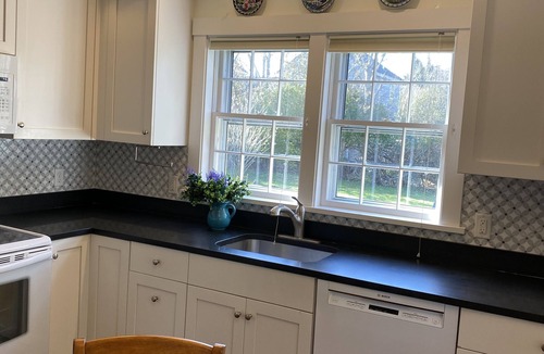 Nantucket Town Cottage | MAY BLOOMS FANTASTIC on ORANGE ST, WALK TO MAIN! PERFECT FOR FAMILY VACATION!