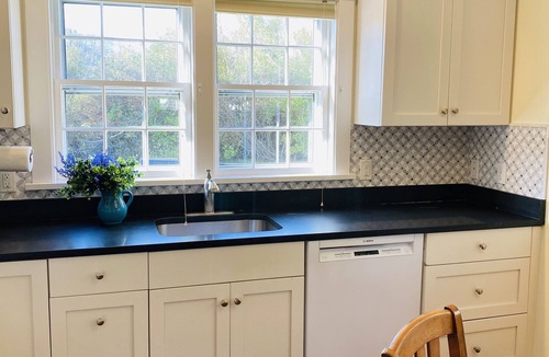 Nantucket Town Cottage | MAY BLOOMS FANTASTIC on ORANGE ST, WALK TO MAIN! PERFECT FOR FAMILY VACATION!