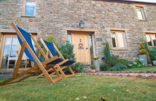 Lustleigh House | May Blossom Barn