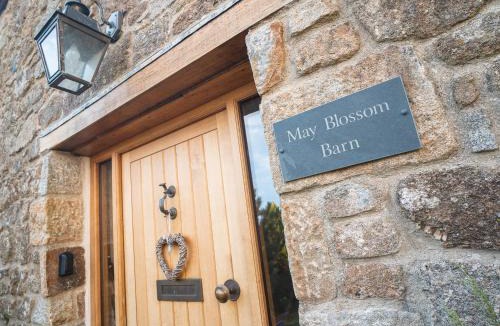 Lustleigh House | May Blossom Barn