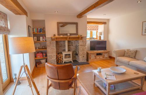 Lustleigh House | May Blossom Barn