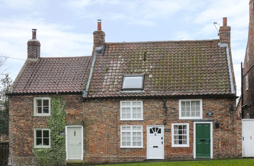 Scawton Cottage | MAY COTTAGE, pet friendly, character holiday cottage in Stillington