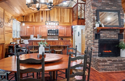 Dover Cabin | May DISCOUNT in affect! Don't Miss out.