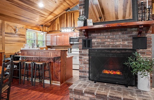 Dover Cabin | May DISCOUNT in affect! Don't Miss out.