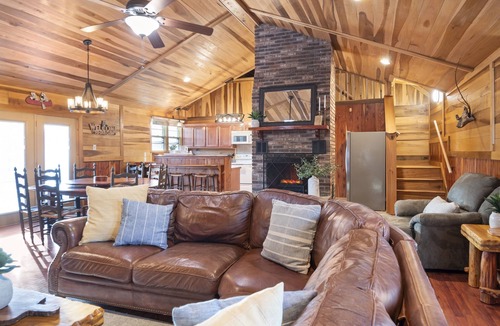 Dover Cabin | May DISCOUNT in affect! Don't Miss out.
