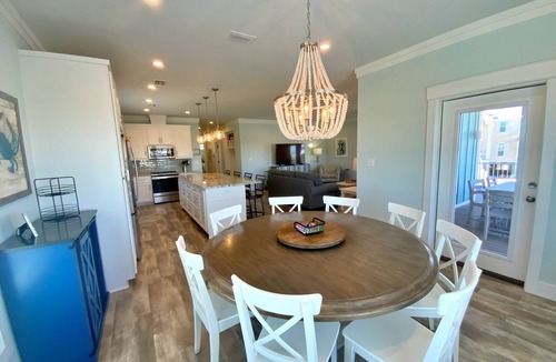 Morgantown House | May Discounted! Upscale home w/pools & views
