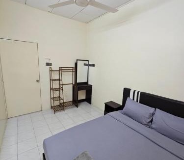 Taman Wah Keong House | May Flower Hostel