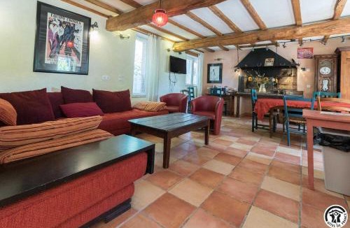 Pompertuzat House | May