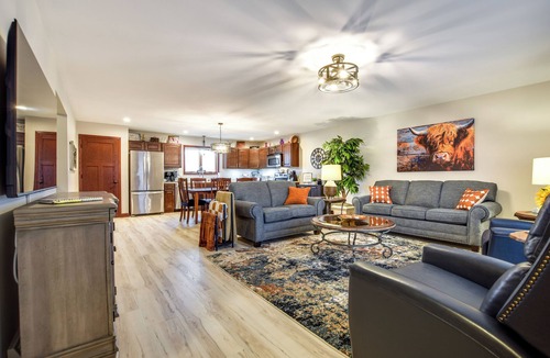 New Glarus House | MAY JUNE 2026-NEW BOOKING SPECIAL at The Belvedere just Steps to downtown.
