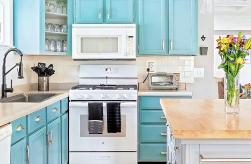 East Jordan House | May-June Sale! Summerland Retreat-Hot Tub, Dogs Ok, Boyne, Charlevoix, Petoskey