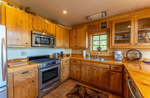 Ely House | May Specials! - Bright & Serene Cabin Overlooking Shagawa Lake