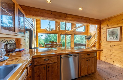 Ely House | May Specials! - Bright & Serene Cabin Overlooking Shagawa Lake