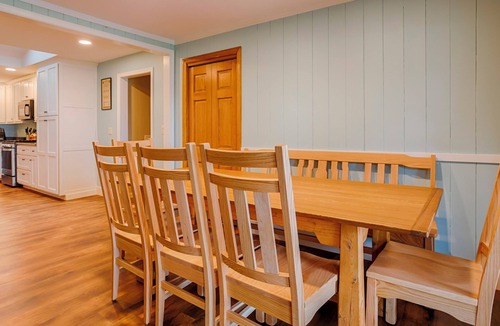 Town of Jerusalem Cottage | Maya's Palace: "Pet-Friendly + Natural Lakefront"