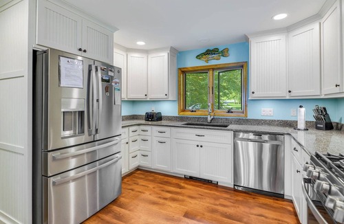 Town of Jerusalem Cottage | Maya's Palace: "Pet-Friendly + Natural Lakefront"