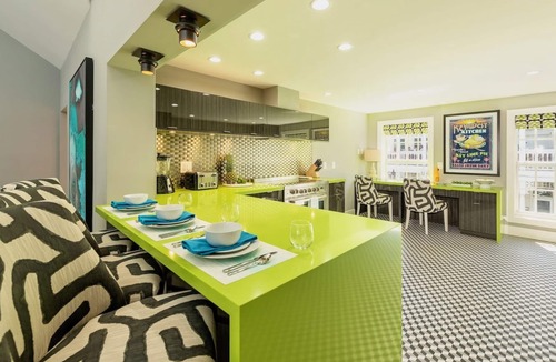 Downtown Condo | *MAYA’S SECRET TREASURE @ DUVAL* Pool & Balcony over Duval + LAST KEY SERVICES