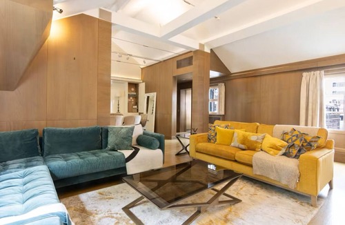 Mayfair Apartment | Mayfair 2 bedroom penthouse with AC