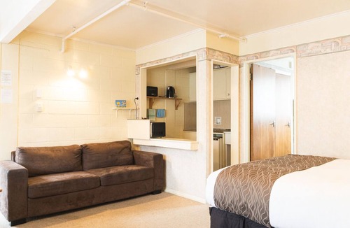 Tokoroa Hotel | Mayfair Court Motel