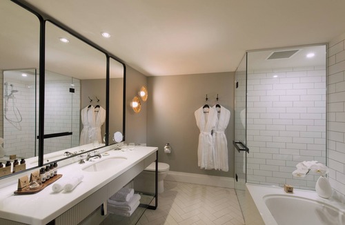 Adelaide Central Business District Hotel | Mayfair Hotel Adelaide