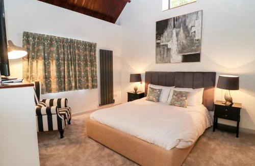 Crudwell House | Mayfield Cottage